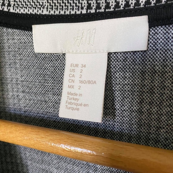 H&M Blazer! Like New (Used 2 Times) - Picture 5 of 5